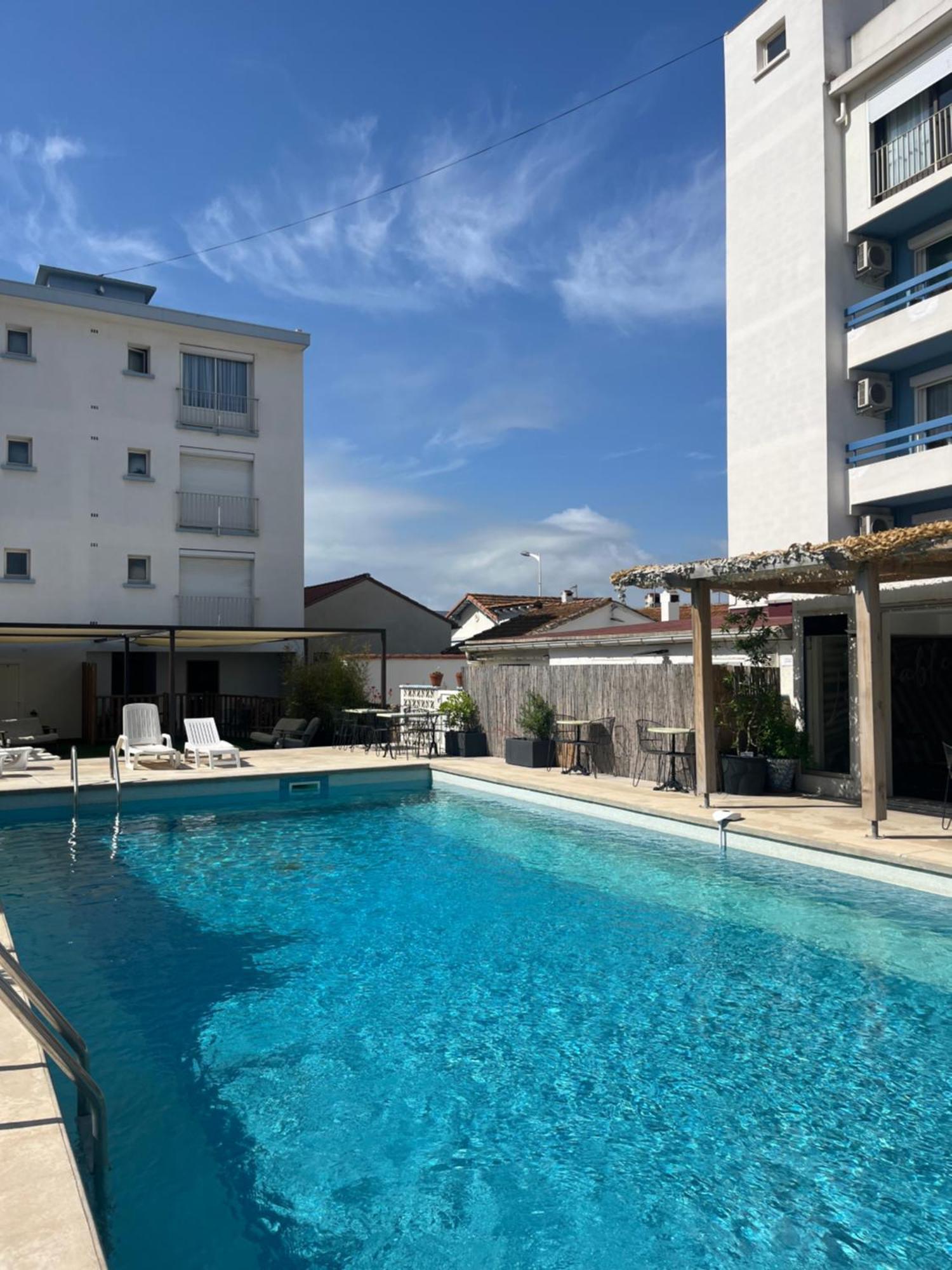 Hotel Les Sables - Urban Style - By Logis Hotels Canet-en-Roussillon Buitenkant foto
